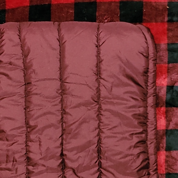 NordicTrack. Down Puffer Vest.  Like-new. Size XL - Picture 13 of 14